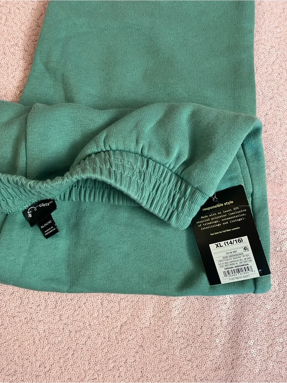 Kids green sweatpants size XL #1543